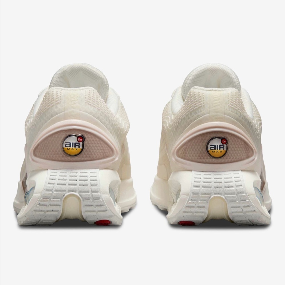 Nike Air Max DN SE, Women’s Size 11 - Picture 2 of 10